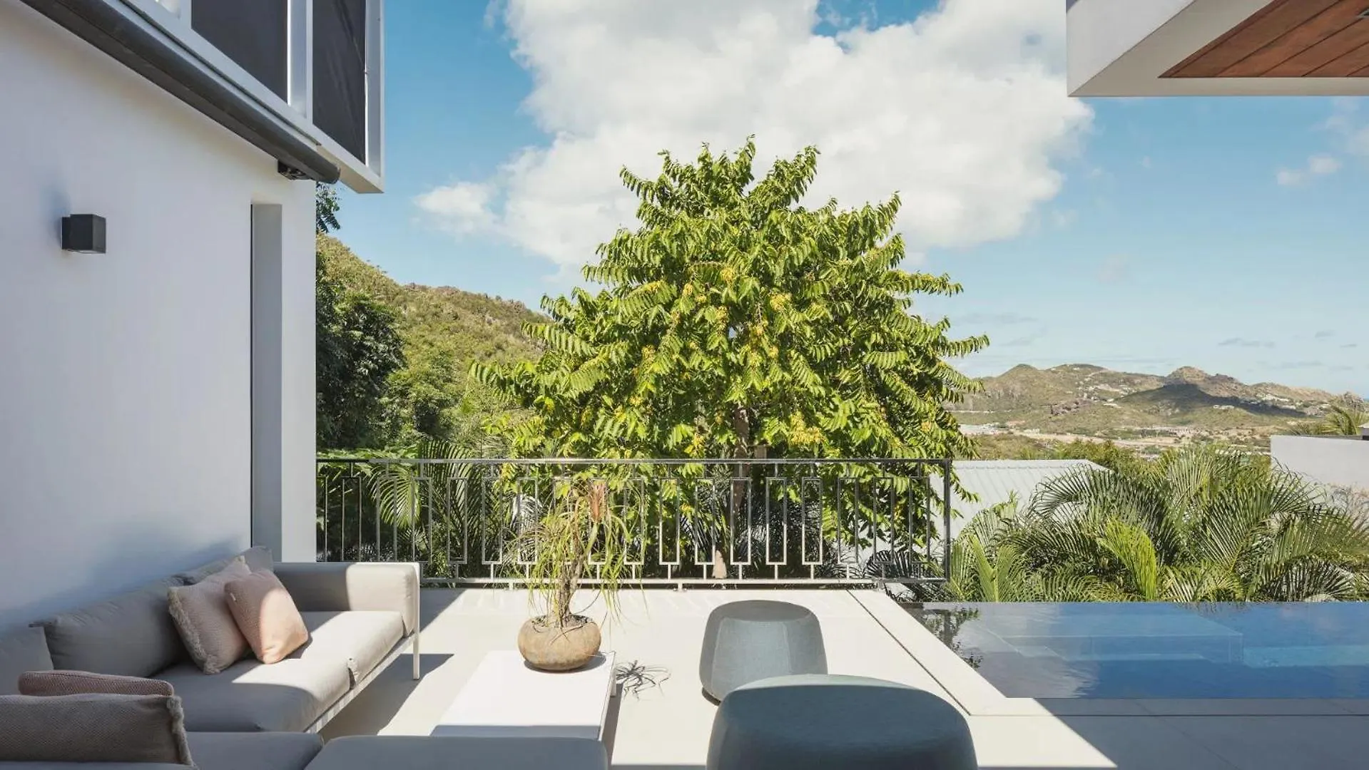 Bright Home With Private Heated Pool Gustavia
