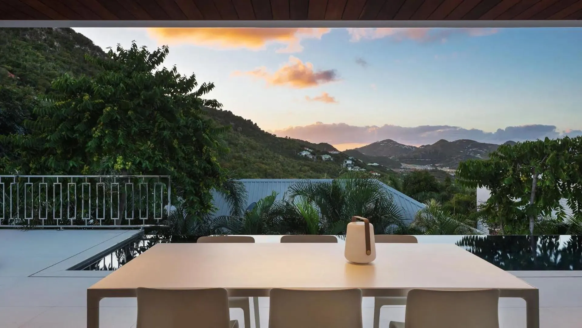 Bright Home With Private Heated Pool Gustavia
