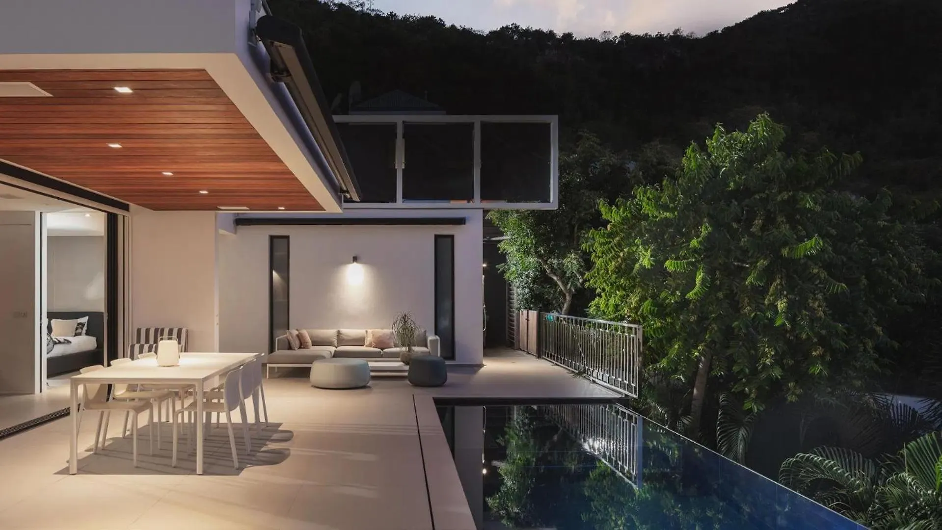 Bright Home With Private Heated Pool 구스타비아 0*,