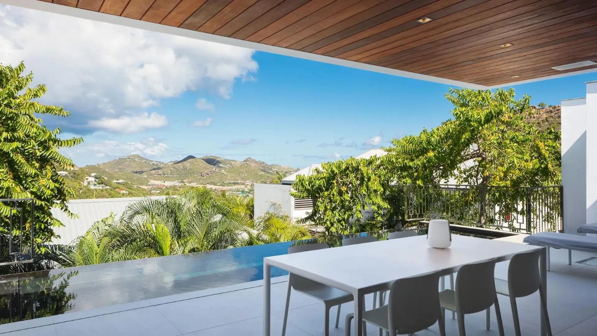 Bright Home With Private Heated Pool 구스타비아